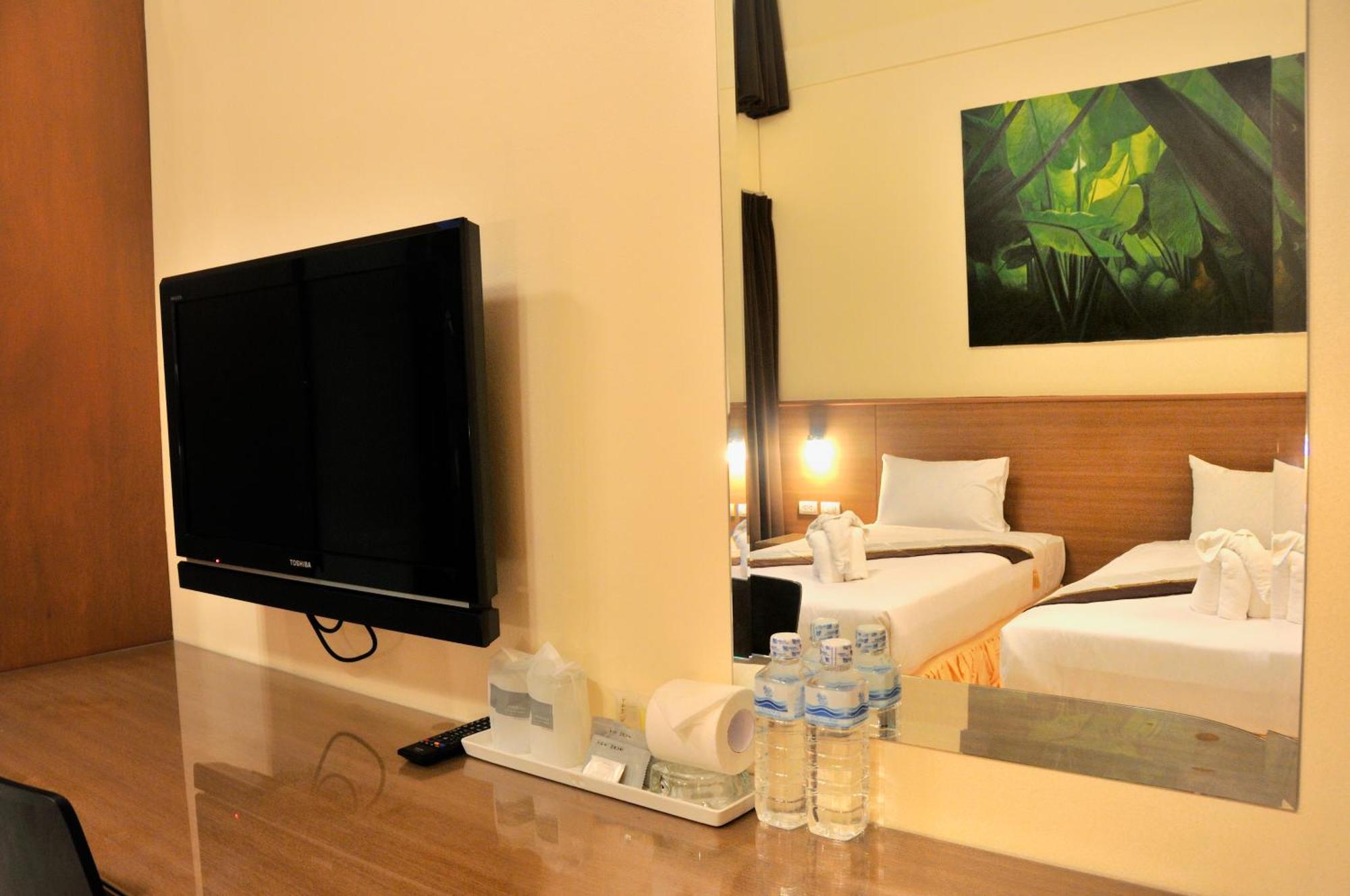 The Wave Hotel Patong Sha Phuket Exterior photo