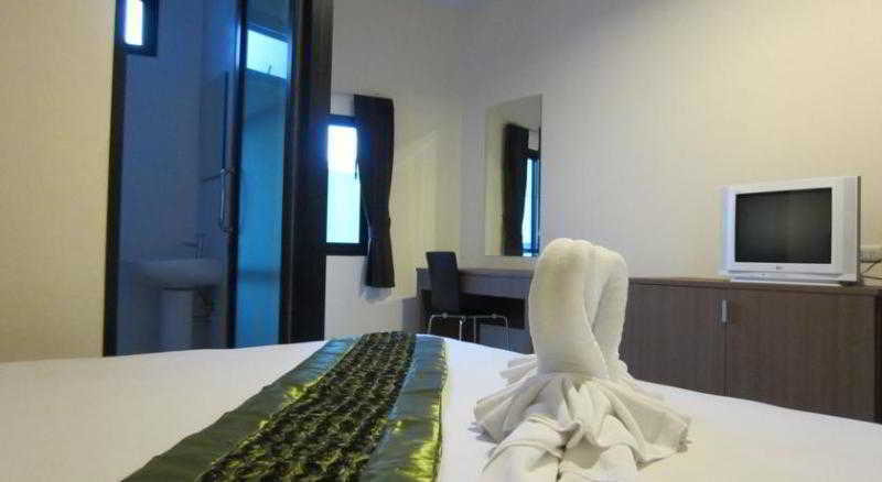 The Wave Hotel Patong Sha Phuket Exterior photo
