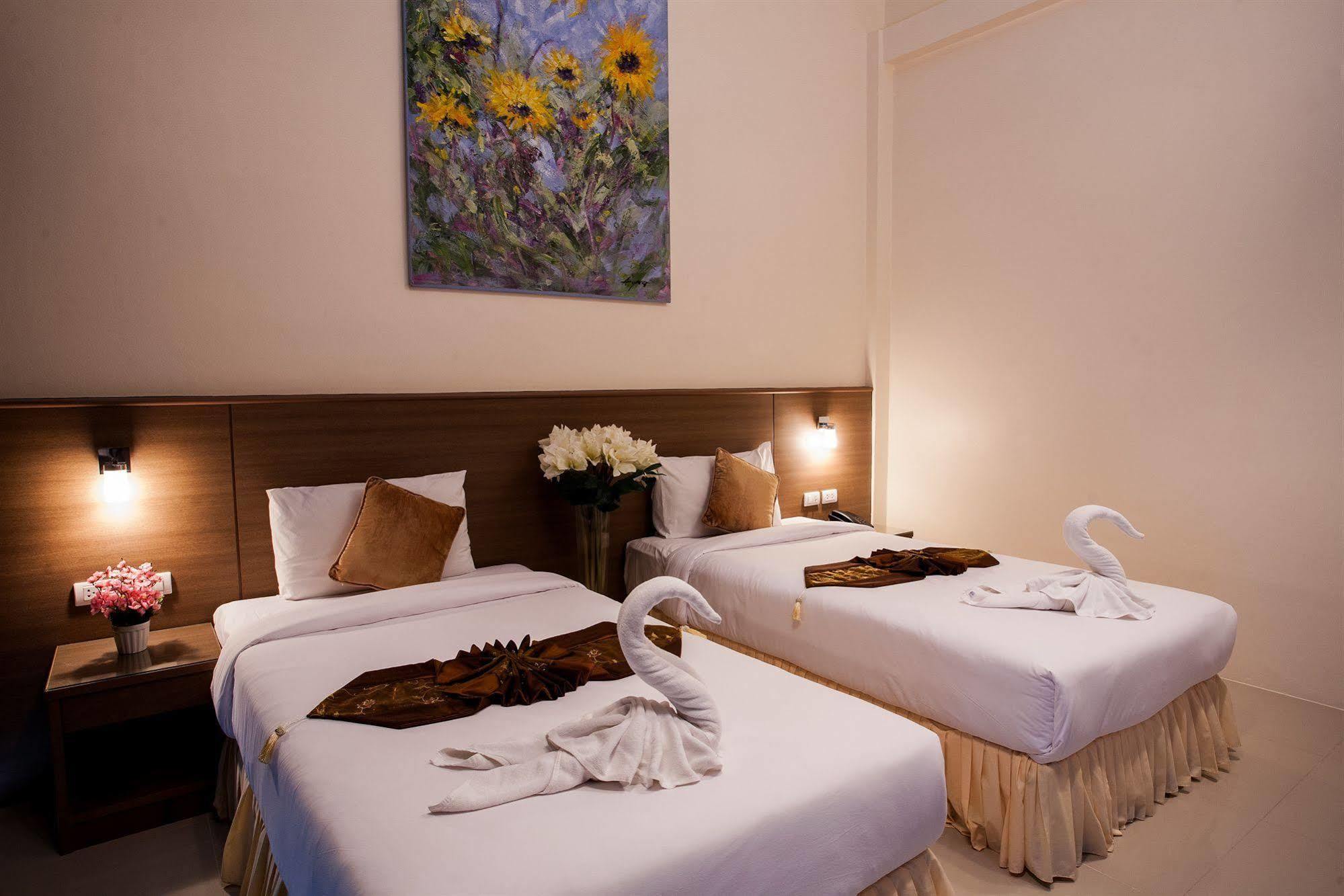 The Wave Hotel Patong Sha Phuket Exterior photo
